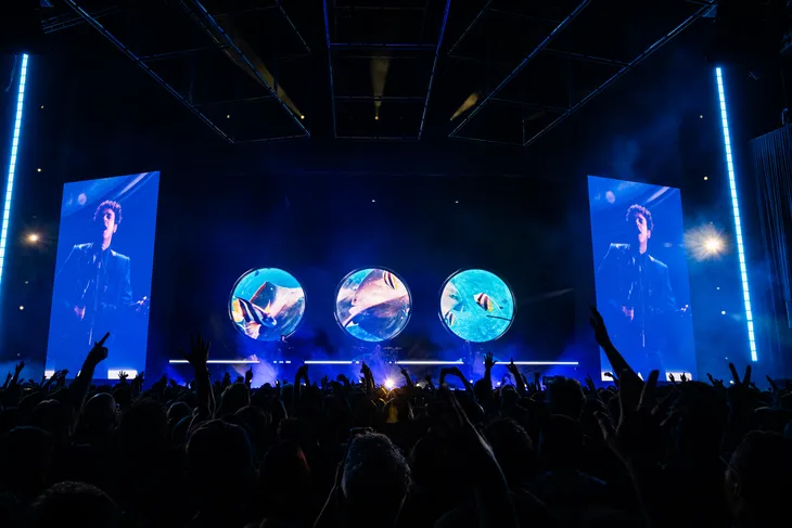 Descubrí cómo Júpiter LED, proveedor exclusivo del Movistar Arena, garantizó la estabilidad técnica y definición en el histórico regreso de Soda Stereo (Gira ECOS).